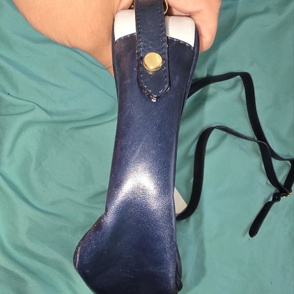 Salvatore Ferragamo Blue and White Shoulder Bag with Luxurious Design - Picture 9 of 10